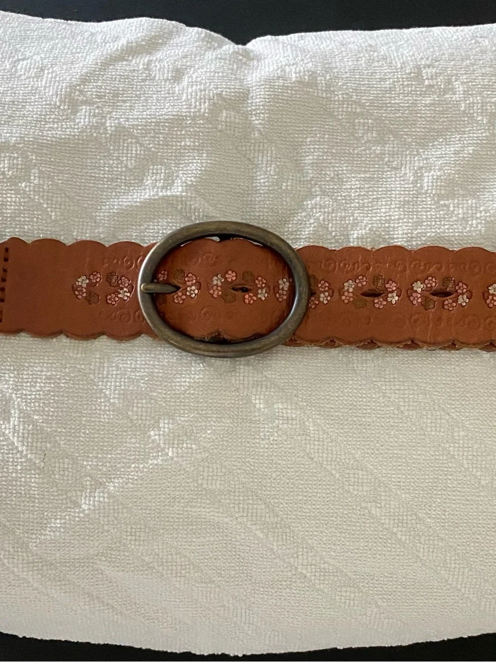 Scalloped Floral Brown Leather Waist Belt - Picture 3 of 3